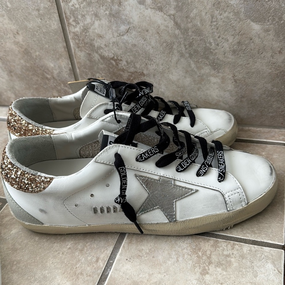Super-Star Glitter Leather Low-Top Sneakers -41